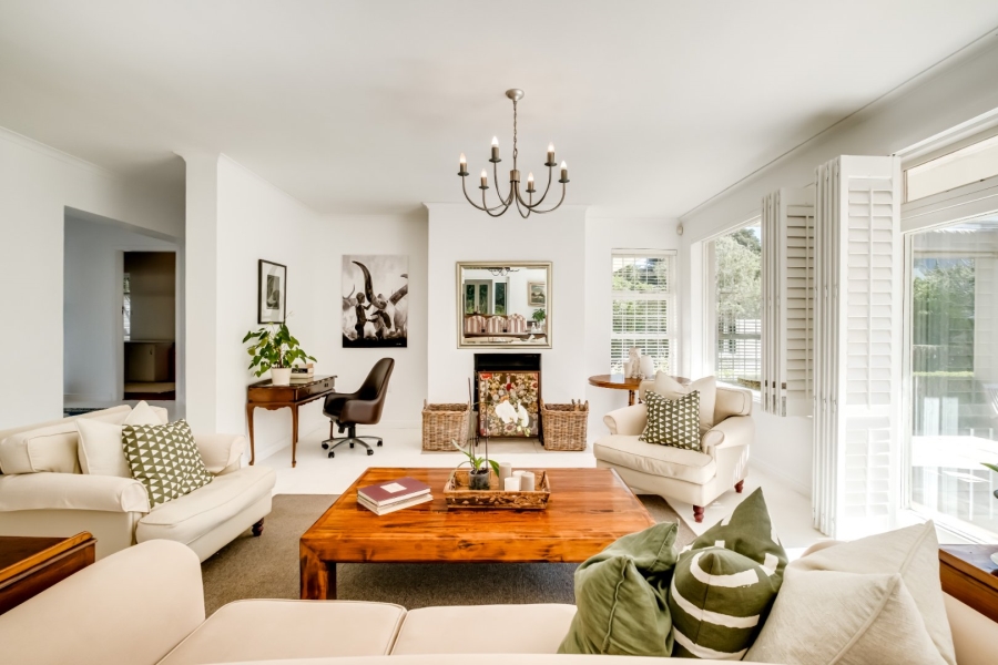 To Let 4 Bedroom Property for Rent in Constantia Western Cape